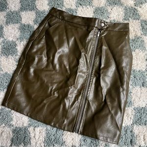 Seek the Label, faux leather skirt with pockets, size S